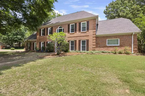 8890 Riverwood Farms Pkwy, Cordova, TN 38016