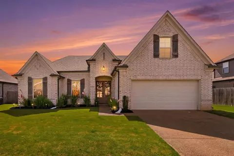 380 Ridgefield Dr, Oakland, TN 38060