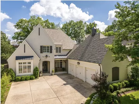 1271 S Dubray Pl, Collierville, TN 38017