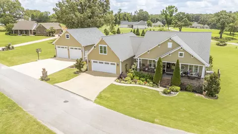 95 Grand Oaks Cv, Savannah, TN 38372