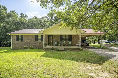 1172 Brooks Rd, Selmer, TN 38375