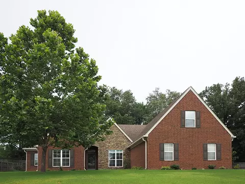 400 Eagle Valley Dr, Oakland, TN 38060
