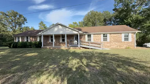 309 Kirkpatrick Dr, Selmer, TN 38375