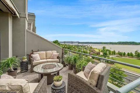 383 Chickasaw Bluff St #2, Memphis, TN 38103