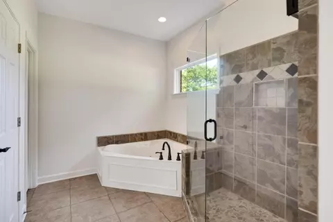 7105 N Apache Dr, Olive Branch, MS 38654 photo 3