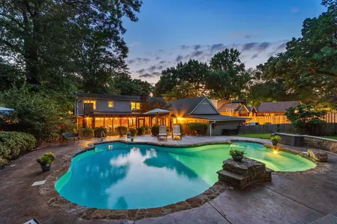 2066 Knoll Ln, Germantown, TN 38138