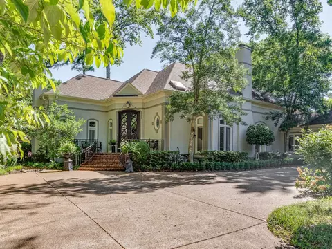 408 River Oaks Pl, Memphis, TN 38120