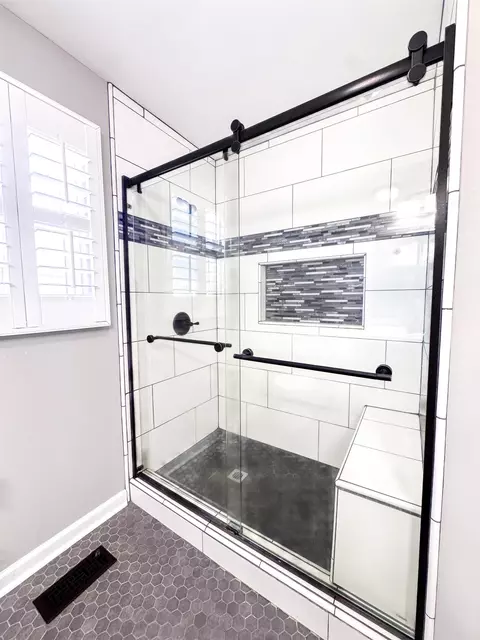 Bath - 792 Smith Dr, Covington, TN 38019 photo 4 of 5