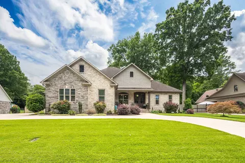 32 Sunhaven Dr, Jackson, TN 38305