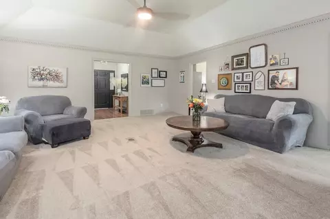 Living - 8911 Walnut Ridge Loop, Cordova, TN 38018 photo 4 of 4