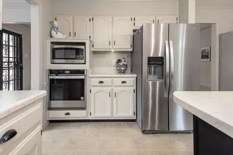Kitchen - 8911 Walnut Ridge Loop, Cordova, TN 38018 photo 2 of 5