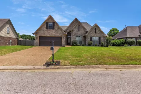 460 Lakewood Dr, Oakland, TN 38060