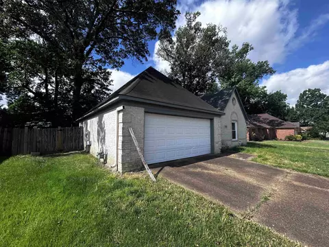7859 Freehold Dr, Memphis, TN 38125