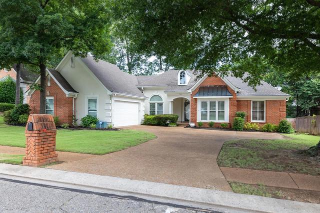 7614 Fairway Forest Dr N, Cordova, TN 38016