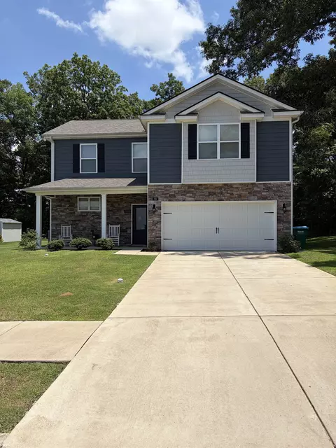 10 Misty Birch Ln, Oakland, TN 38060