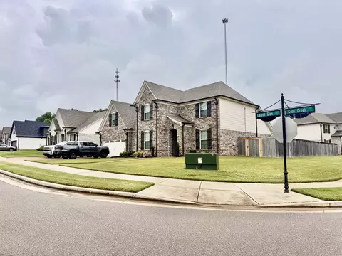 195 Laurel Glen Dr E, Oakland, TN 38060