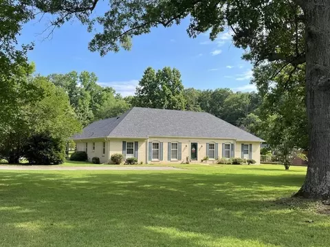 512 Oak St, Somerville, TN 38068