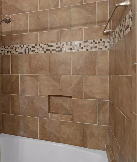 Bath - 8621 Kettering Dr, Cordova, TN 38016 photo 3 of 5
