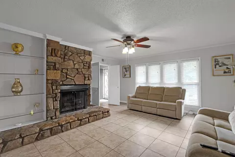 Living - 8621 Kettering Dr, Cordova, TN 38016 photo 4 of 4