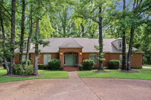 300 N Country Way Dr, Cordova, TN 38018