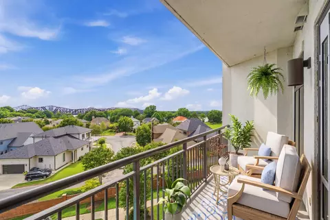 717 Riverside Dr #504, Memphis, TN 38103