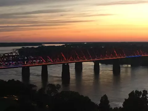 717 Riverside Dr #1505, Memphis, TN 38103