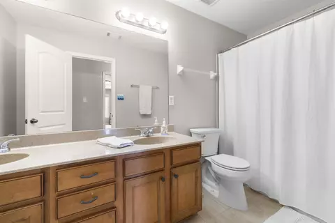 Bath - 10509 Red Stone Dr, Collierville, TN 38017 photo 3 of 3