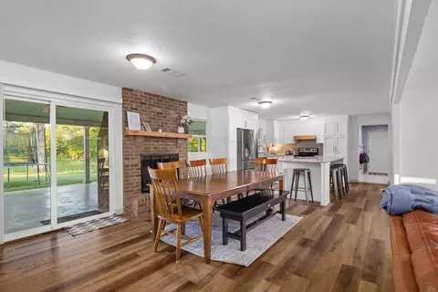 Dining - 66 County Road 511 Rd, Corinth, MS 38834 photo 1 of 2