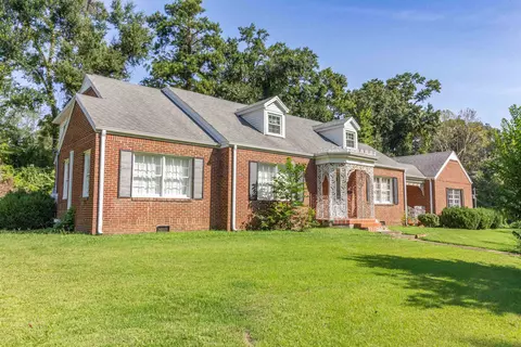 228 N Third St, Selmer, TN 38375