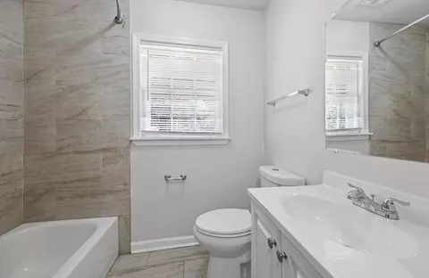 Bath - 3843 Bluejay Rd, Memphis, TN 38116 photo 1 of 3
