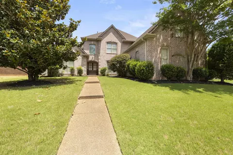 8990 River Knoll Dr, Cordova, TN 38016