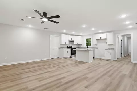 Living - 4683 Belmont Rd, Hernando, MS 38632 photo 1 of 2