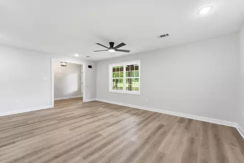 Living - 4683 Belmont Rd, Hernando, MS 38632 photo 2 of 2