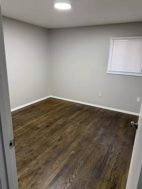 Bedroom - 194 E Biscayne Rd, Memphis, TN 38109 photo 2 of 4