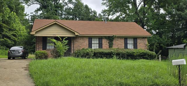 1056 Walk Rd, Memphis, TN 38109
