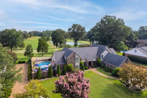 8332 Countrywood Fwy, Cordova, TN 38016