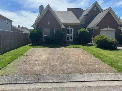 1615 Sorghum Mill Dr, Cordova, TN 38016