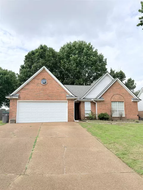 8612 Overcup Oaks Dr, Memphis, TN 38018