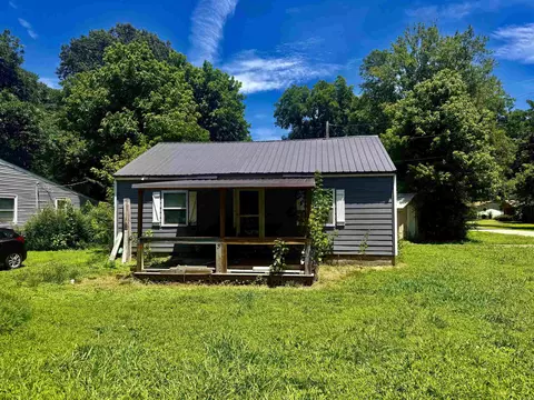 25 Lagrange St, Moscow, TN 38057