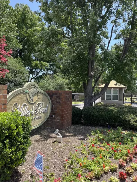 6654 Pondside Cir #1, Memphis, TN 38119