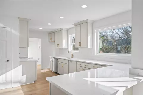 1676 Miller Farms Rd, Germantown, TN 38138