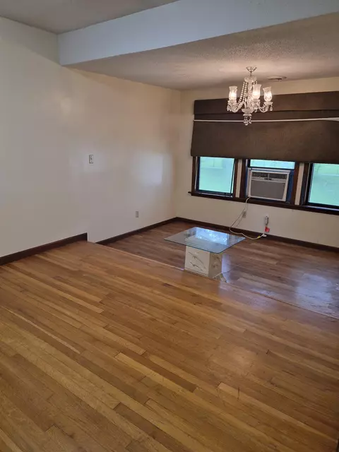 Living - 4260 Broadway Rd, Arlington, TN 38002 photo 2 of 2