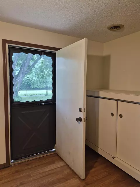 Entry Way - 4260 Broadway Rd, Arlington, TN 38002 photo 3 of 4