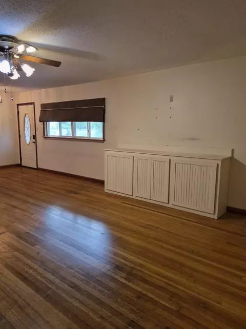 Living - 4260 Broadway Rd, Arlington, TN 38002 photo 1 of 2