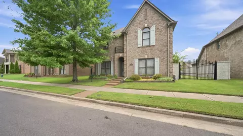 5309 Spruce View Ln, Lakeland, TN 38002