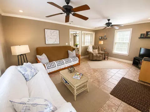 Living - 59 Conner Cir, Iuka, MS 38852 photo 2 of 3
