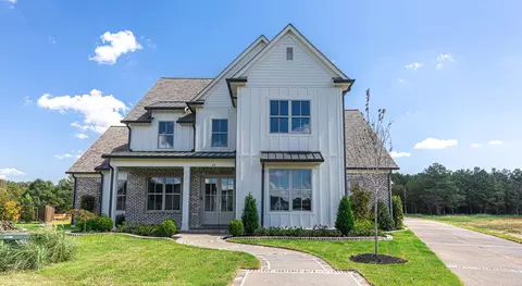 55 New Pond Rd, Piperton, TN 38017
