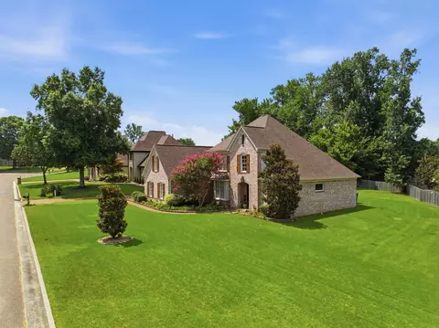 10259 E Herons Nest Cv E, Lakeland, TN 38002
