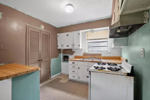 Kitchen - 3712 Wolf Trail Dr, Memphis, TN 38128 photo 1 of 1