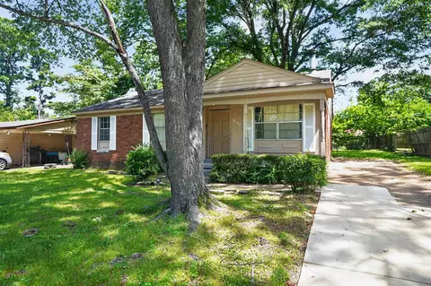 Exterior - 3712 Wolf Trail Dr, Memphis, TN 38128 photo 4 of 6